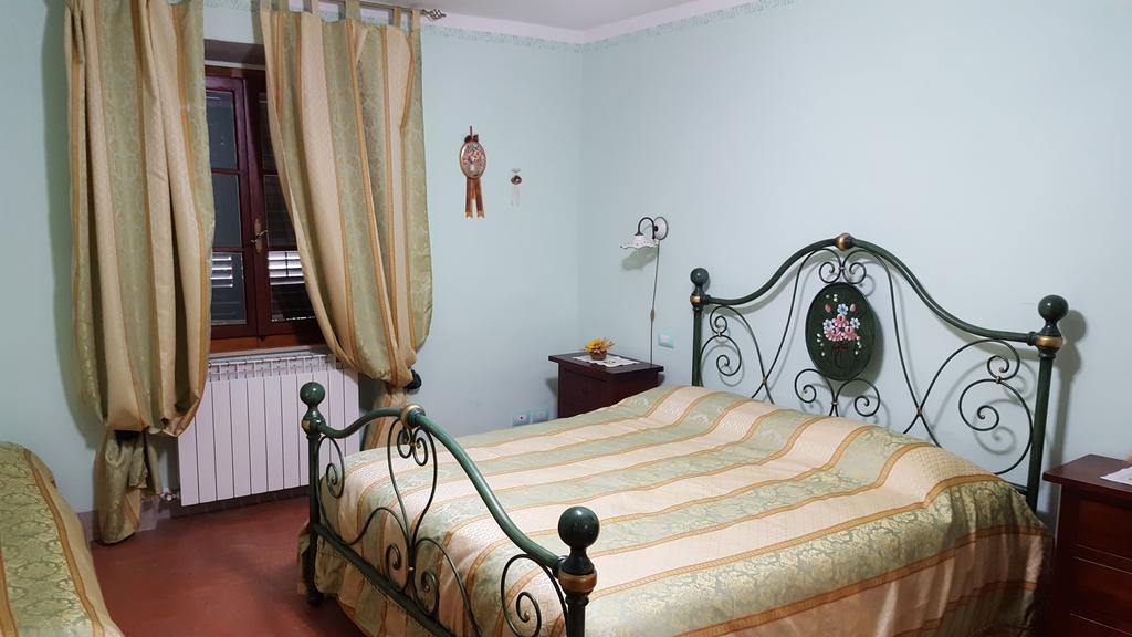 Giardino Di Sara Apartment กอร์โตนา ภายนอก รูปภาพ
